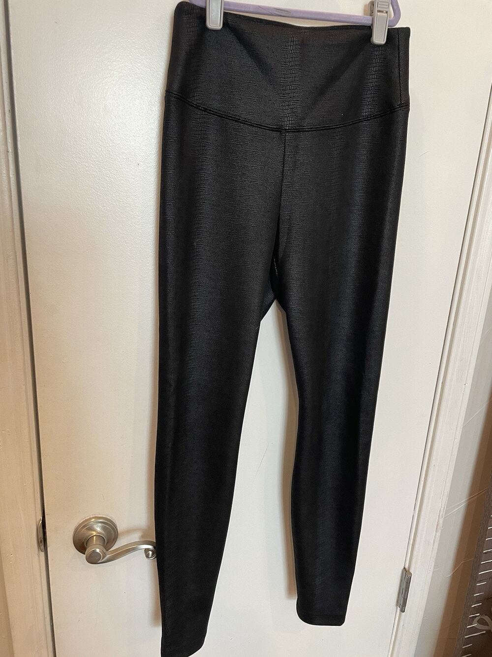 White House Black Market Runway Leggings Faux Suede Snake Skin Black S Size 00